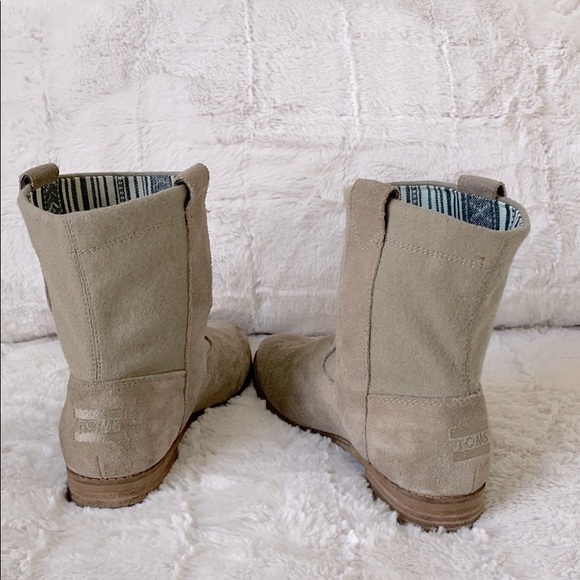 Toms suede boots. - Picture 2 of 2